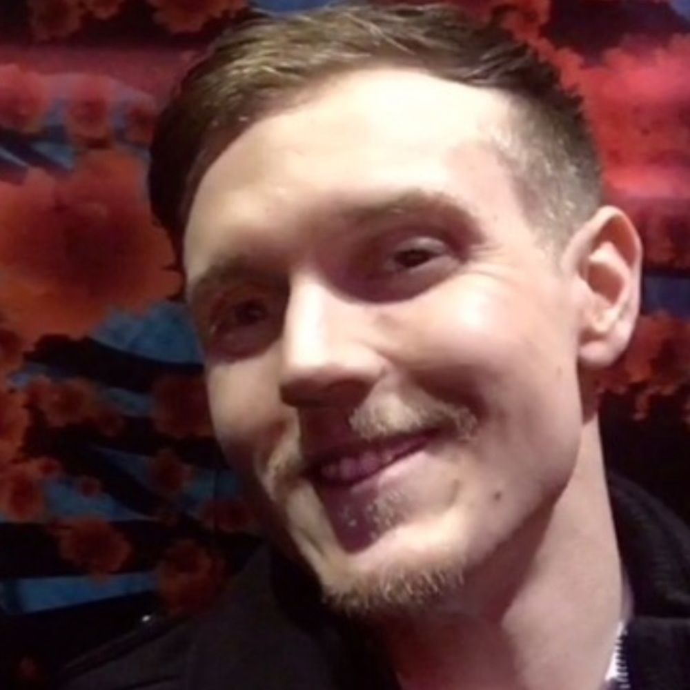 Meet your Posher, Devin